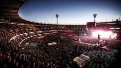 Official attendance at Guns N