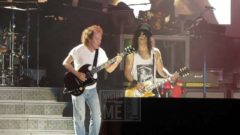 Guns N