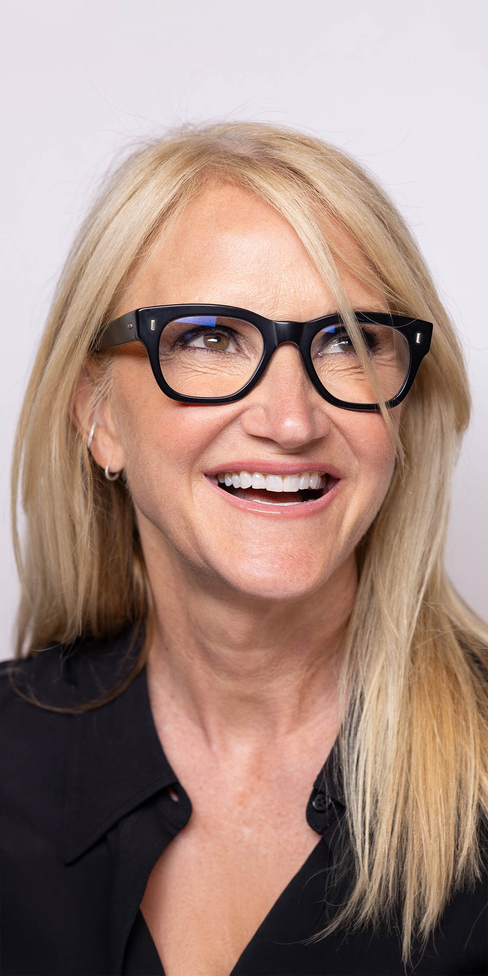 Let Them TourMel Robbins  presented by TEG Dainty