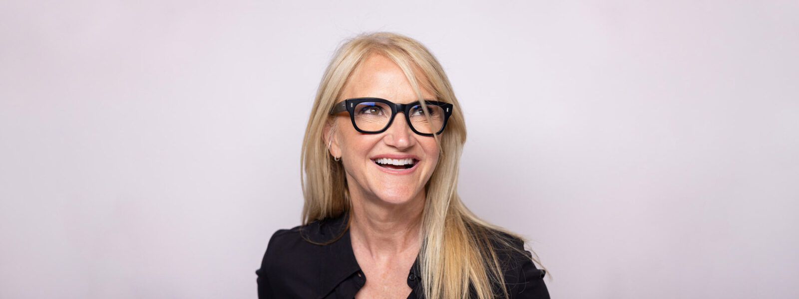 Let Them TourMel Robbins  presented by TEG Dainty